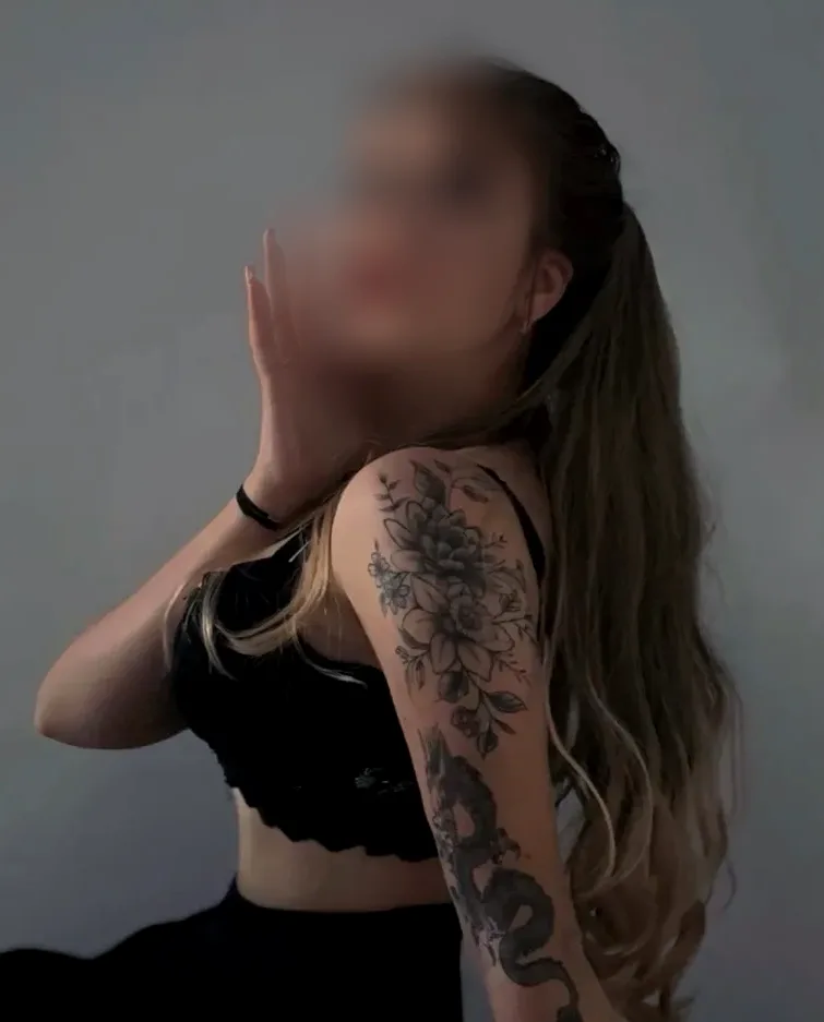 Denise, 21