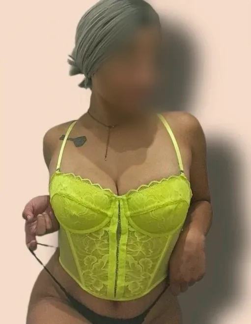 Emily, 27