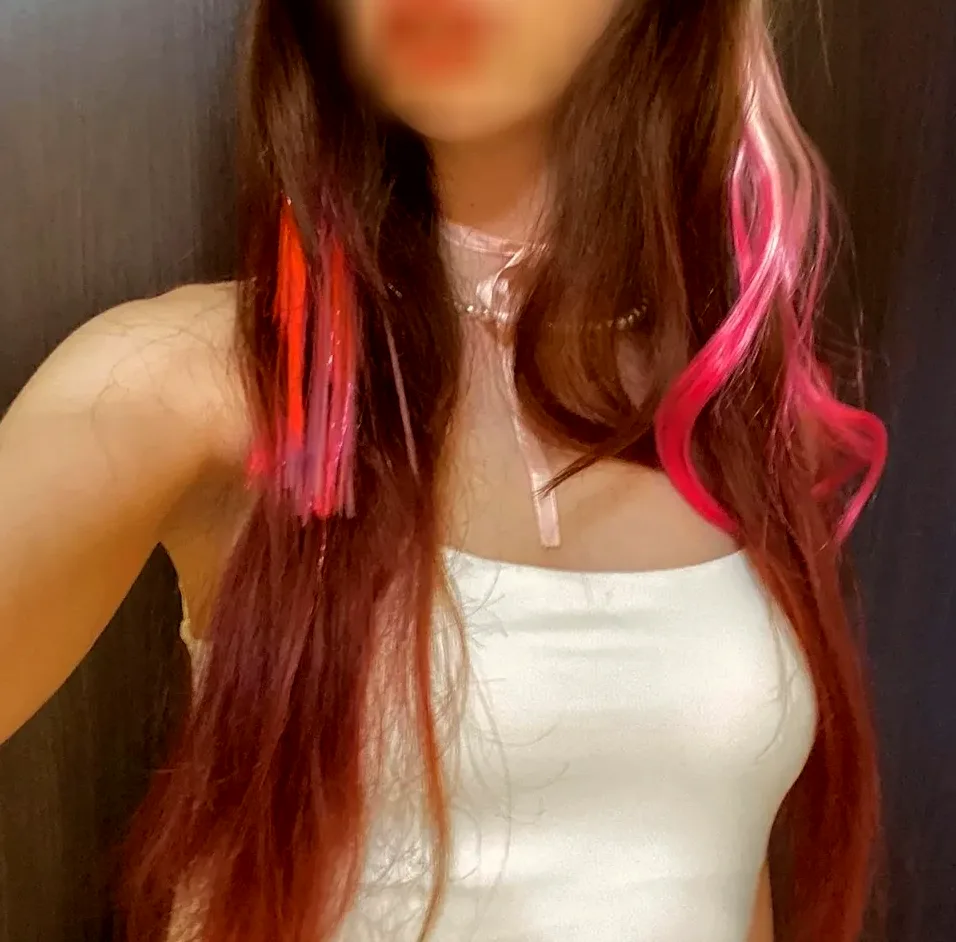Jasmin, 22