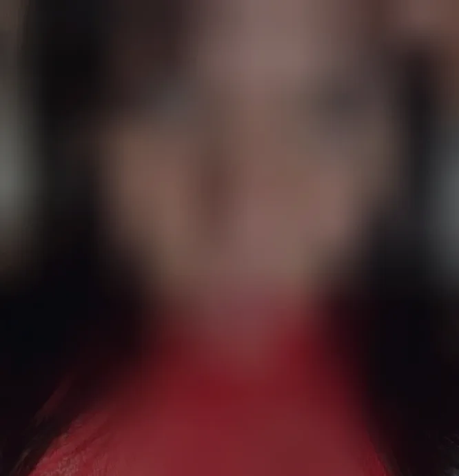 Simone, 32