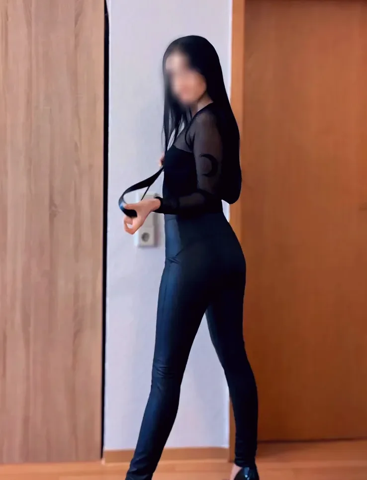 Stefanie, 29